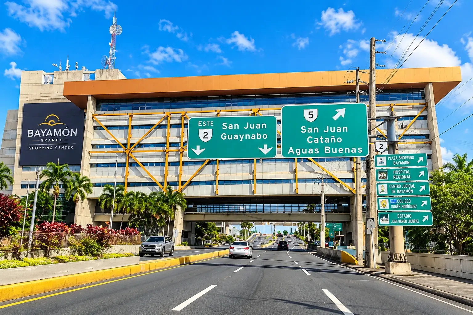 Shopping and retail environment in Bayamón, Puerto Rico.